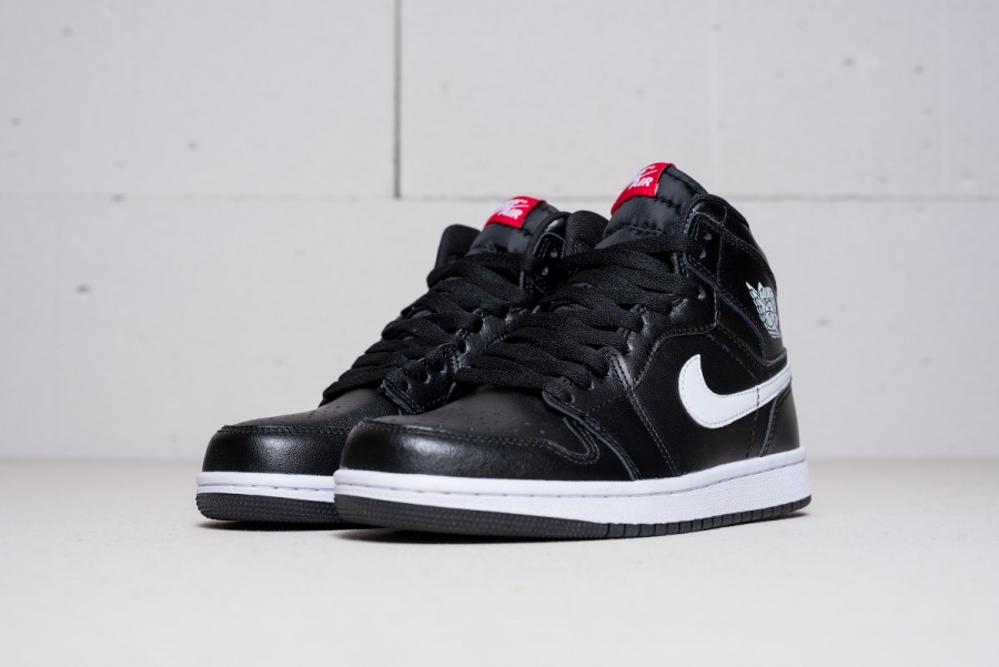 Кроссовки Air Jordan 1 Retro