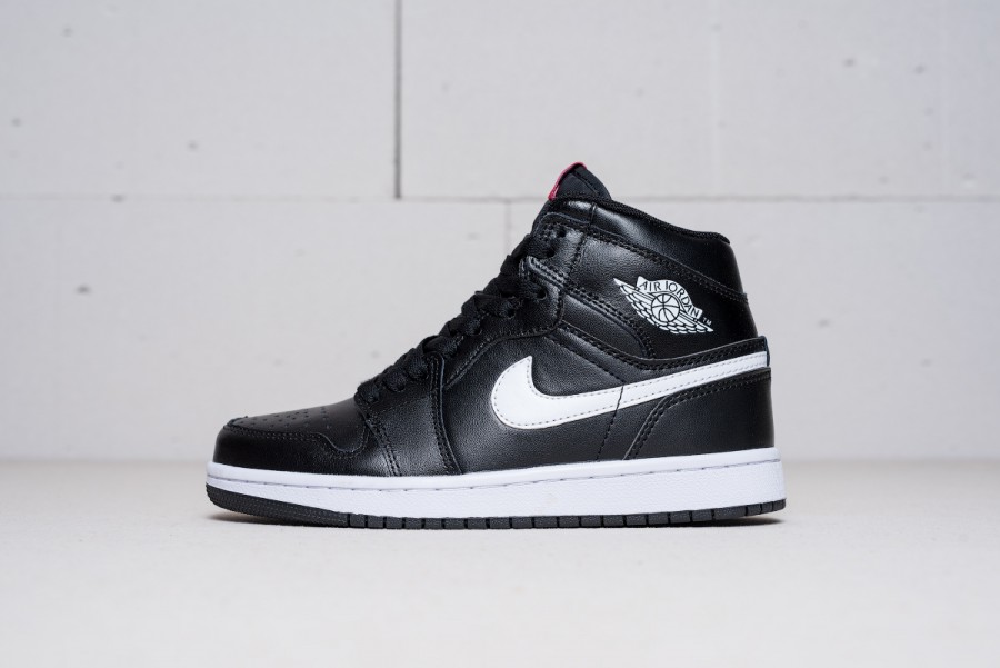 Кроссовки Air Jordan 1 Retro