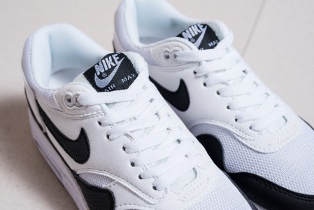 Кроссовки Nike Air Max 1 Essential