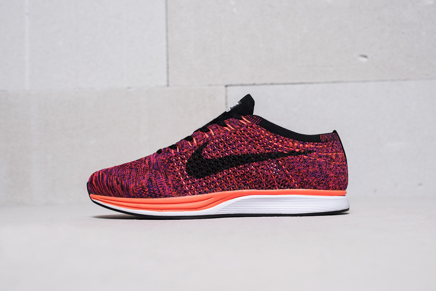 Кроссовки Nike Flyknit Racer