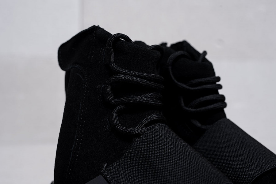 Кроссовки Adidas Yeezy 750 Boost