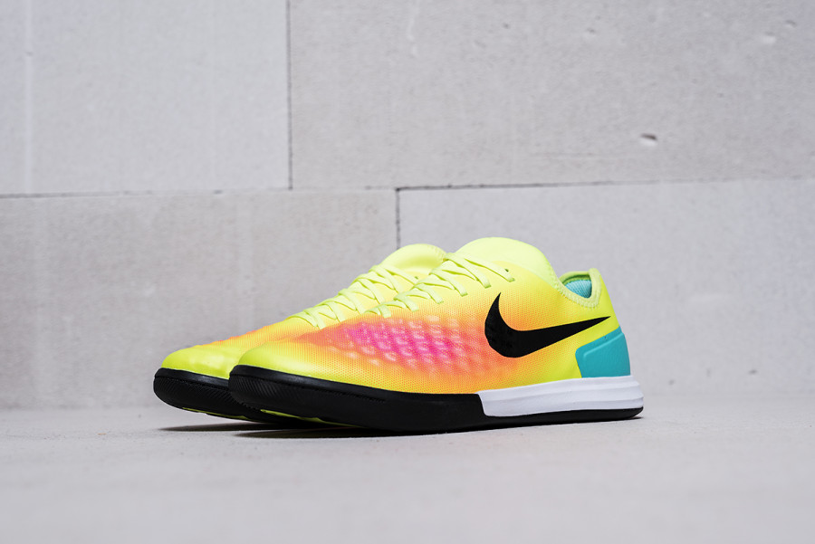 Футбольная обувь Nike MagistaX Finale II IC
