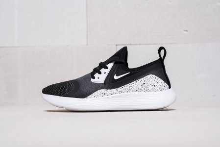 Кроссовки Nike Lunarcharge