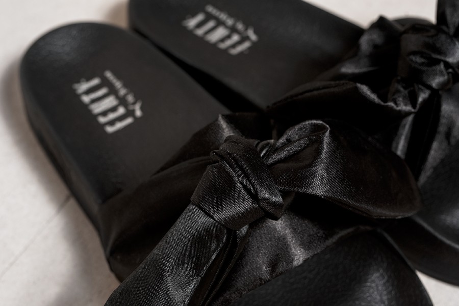 Шлепанцы Puma Bow Slide Wns x Rihanna Fenty