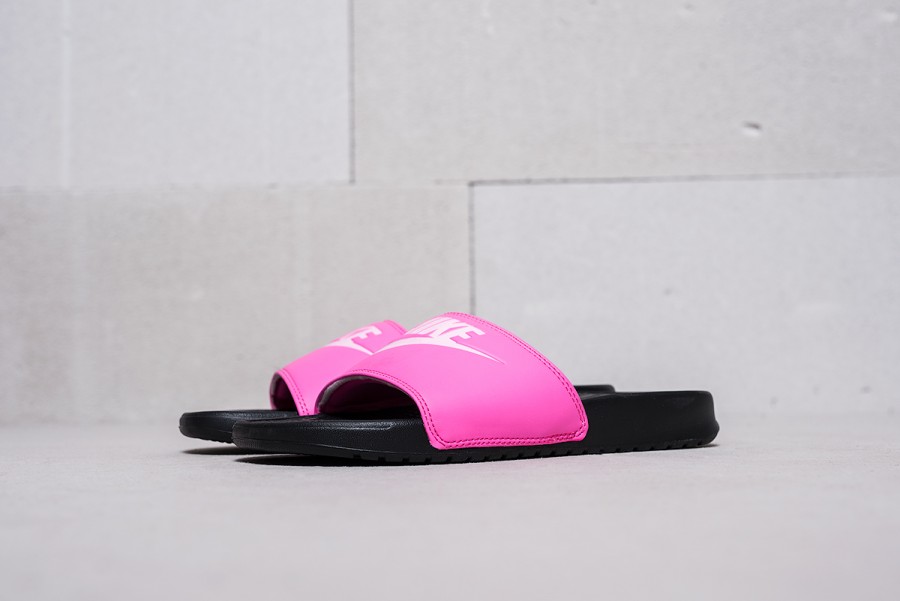 Сланцы Nike