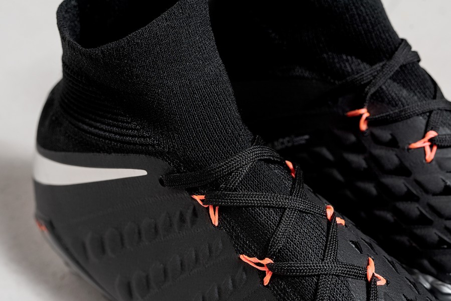 Футбольная обувь Nike Hypervenom Phantom 3 FG DF