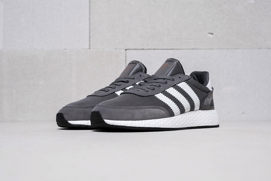 Кроссовки Adidas Iniki Runner Boost