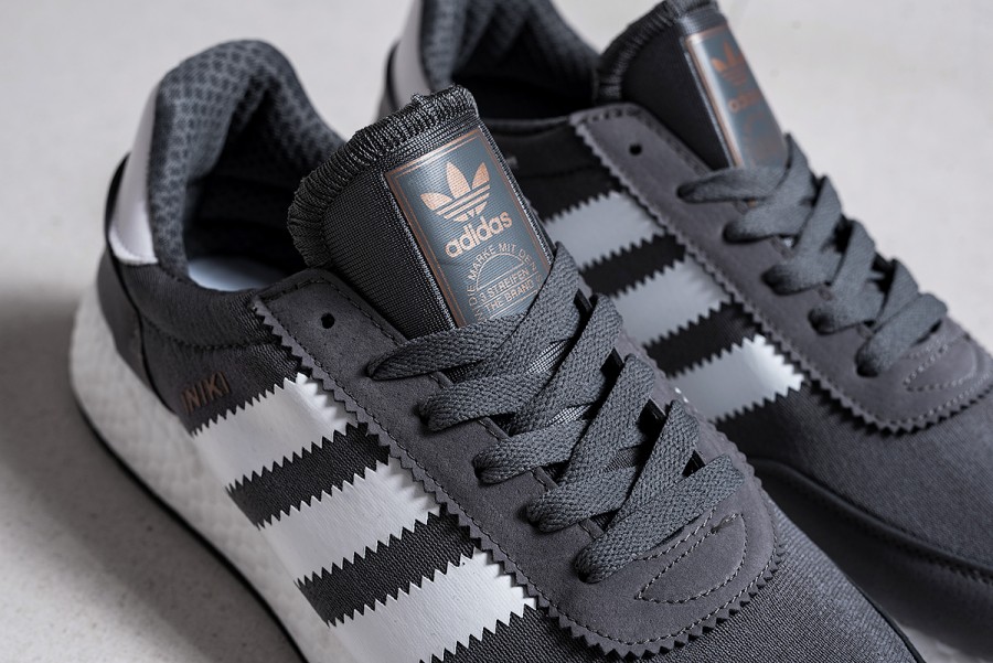 Кроссовки Adidas Iniki Runner Boost