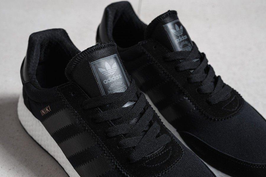 Кроссовки Adidas Iniki Runner Boost