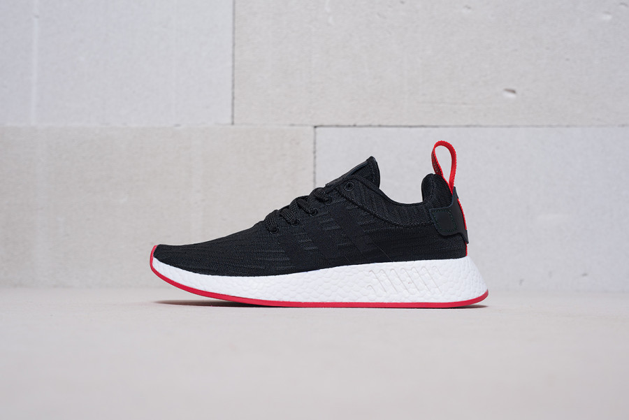 Кроссовки Adidas NMD R2 Primeknit