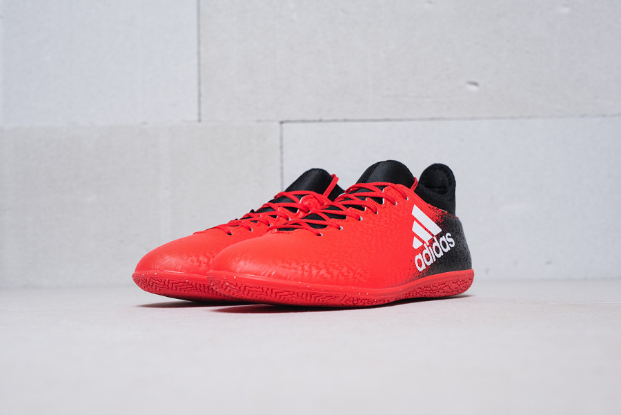 Футбольная обувь Adidas X 16.3 IC