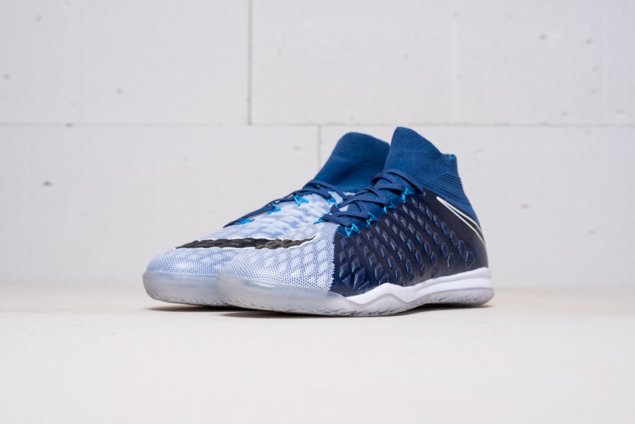 Футбольная обувь Nike HypervenomX Proximo II DF IC