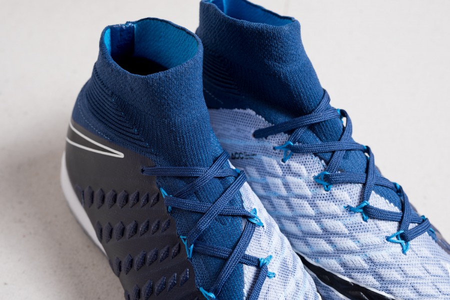 Футбольная обувь Nike HypervenomX Proximo II DF IC