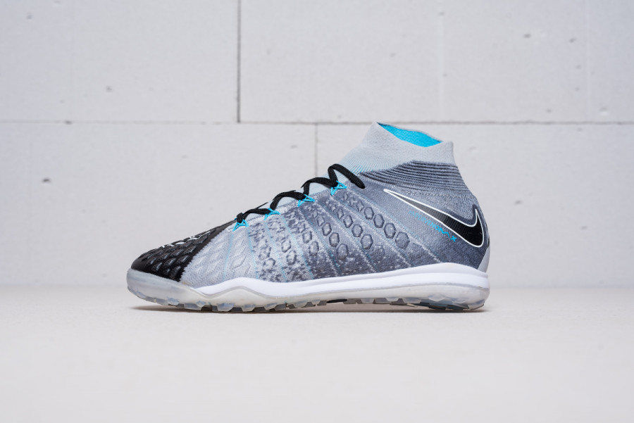 Футбольная обувь Nike HypervenomX Proximo II DF TF