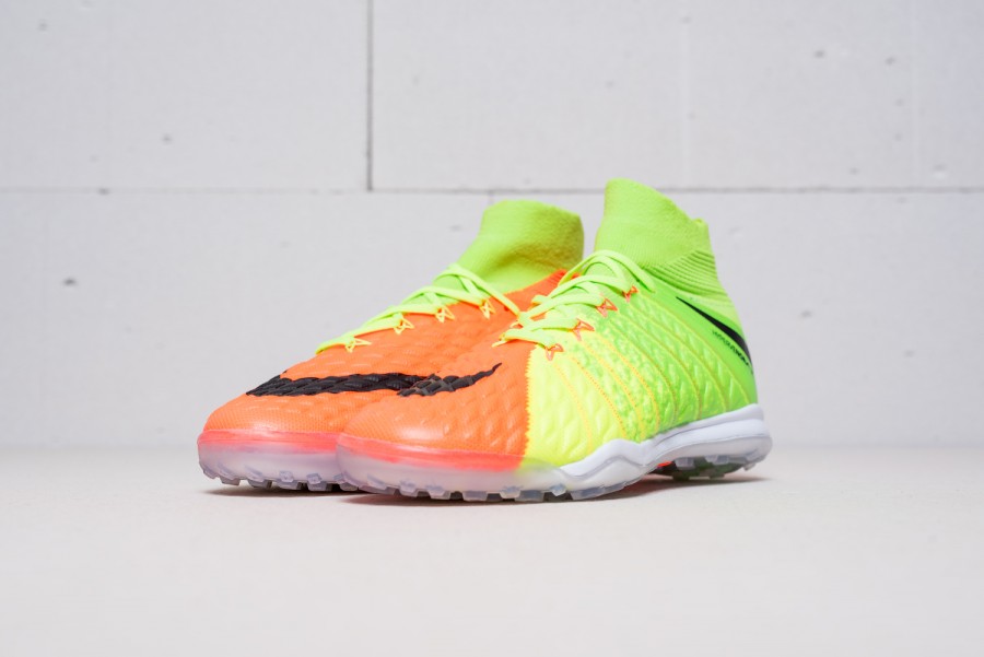 Футбольная обувь Nike HypervenomX Proximo II DF TF