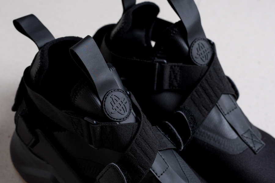 Кроссовки Nike Air Huarache Raid Hybrid