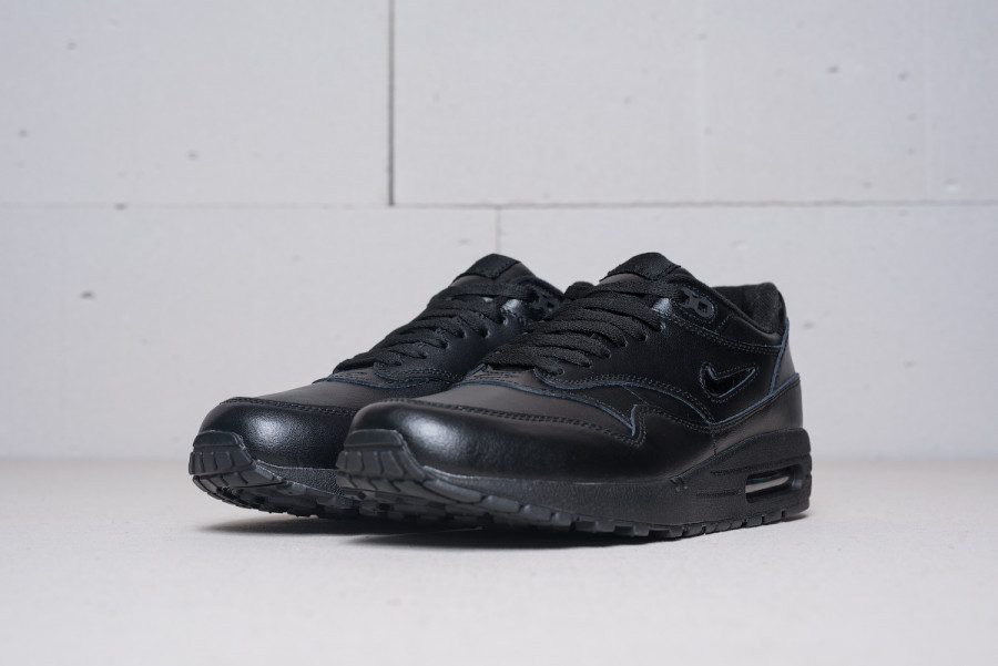 Кроссовки Nike Air Max 1 Jewel
