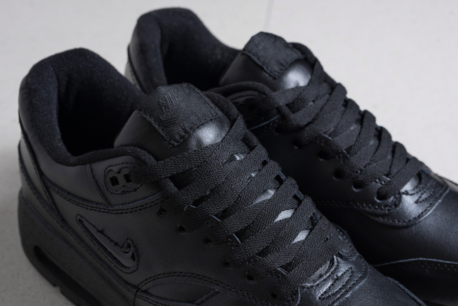 Кроссовки Nike Air Max 1 Jewel