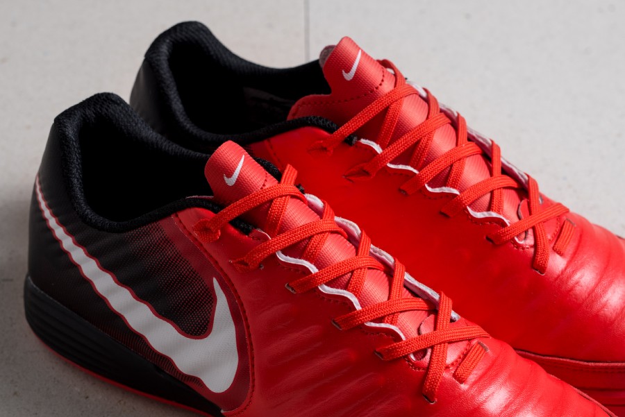 Футбольная обувь Nike Tiempo Mystic V IC