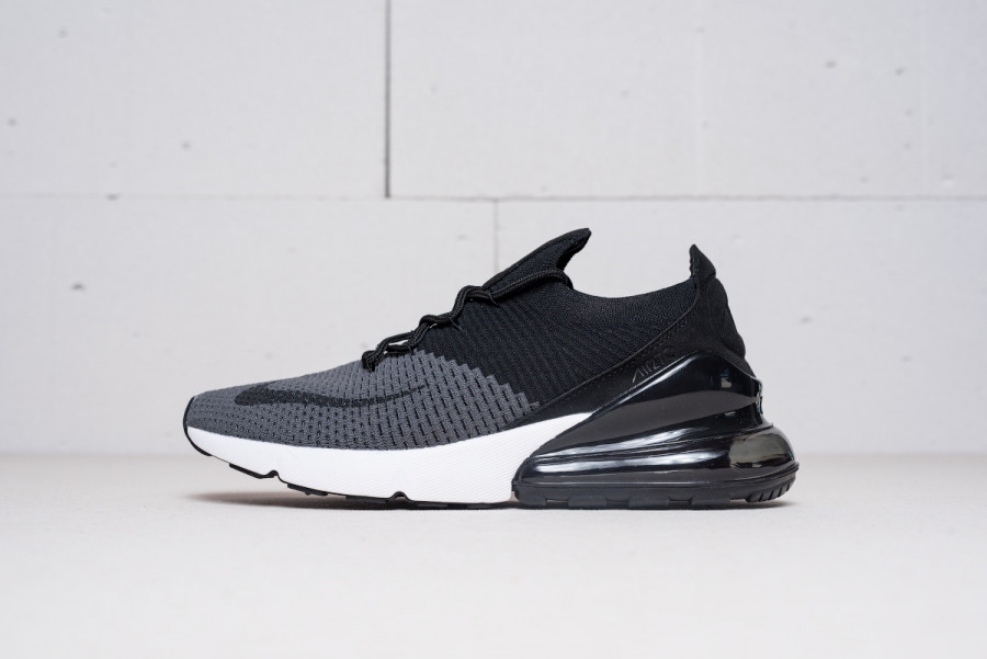 Кроссовки Nike Air Max 270 Flyknit