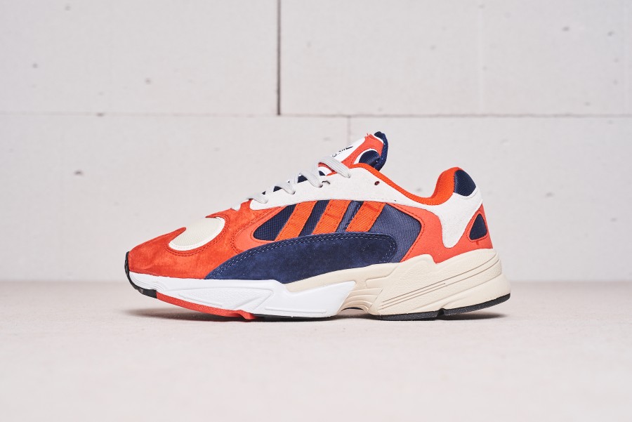Кроссовки Adidas Yung
