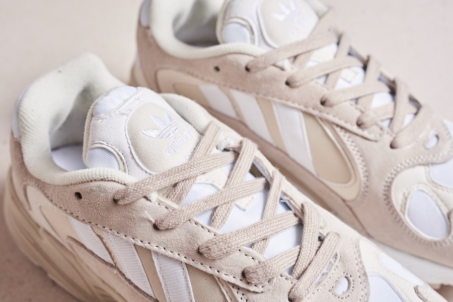 Кроссовки Adidas Yung
