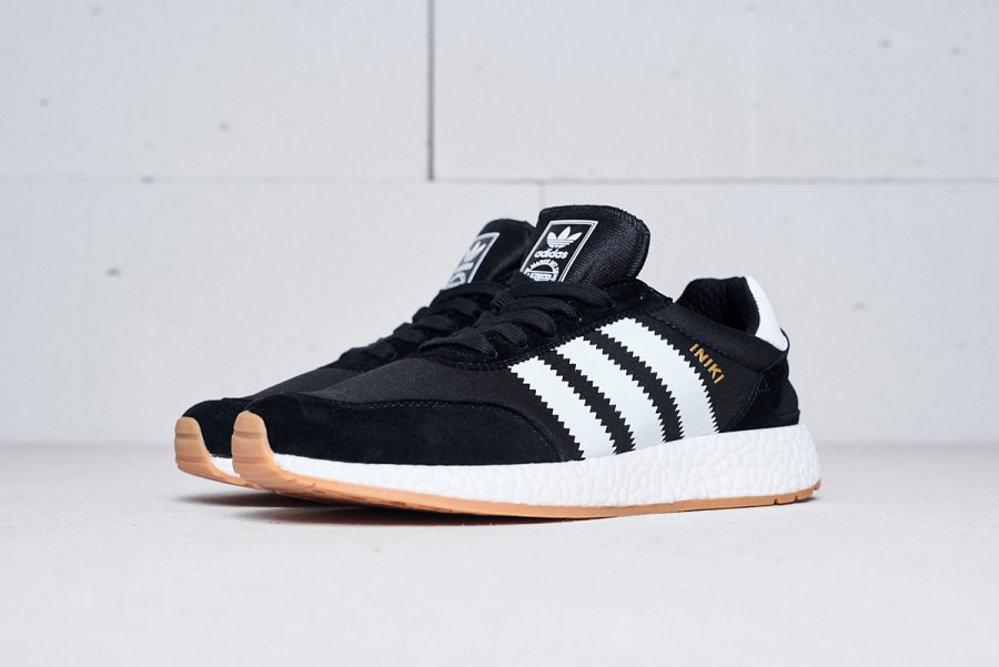 Кроссовки Adidas Iniki Runner Boost