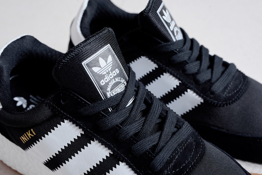 Кроссовки Adidas Iniki Runner Boost