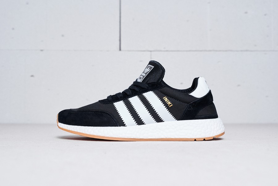 Кроссовки Adidas Iniki Runner Boost