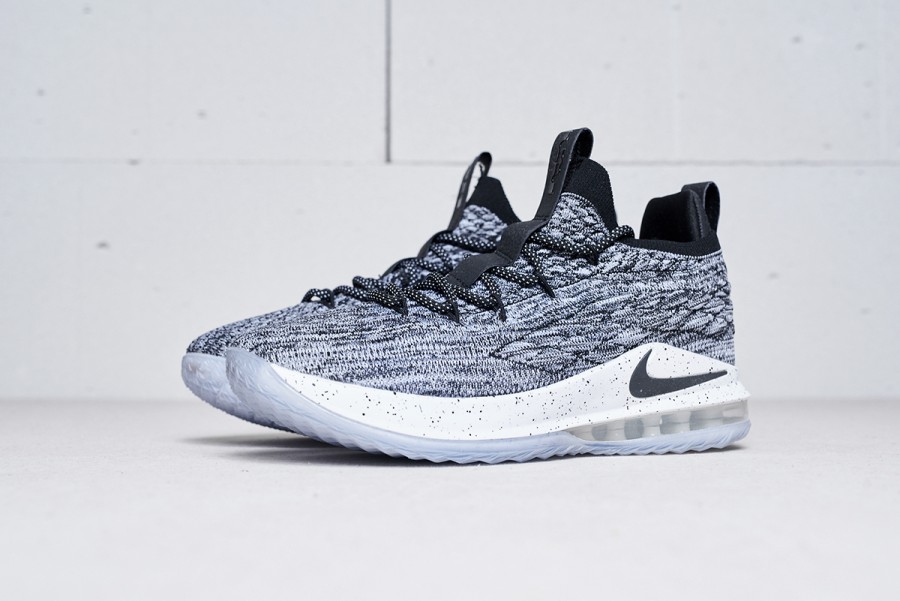 Кроссовки Nike LeBron 15 Low
