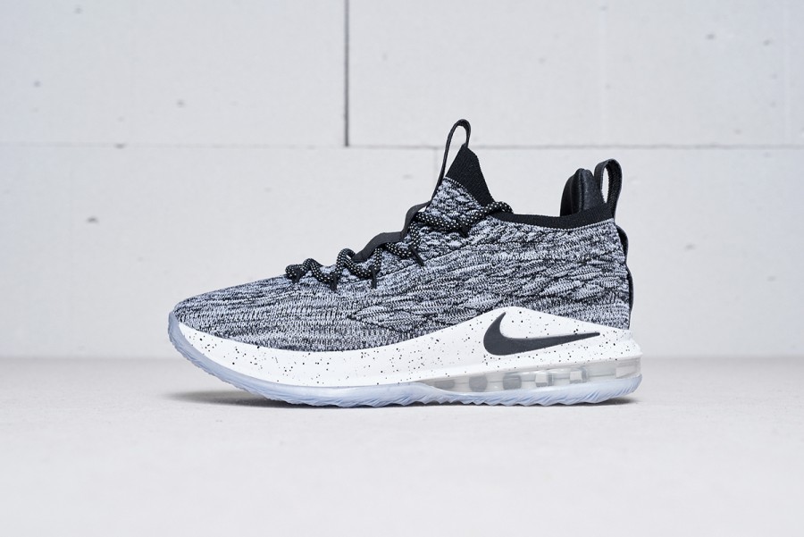 Кроссовки Nike LeBron 15 Low