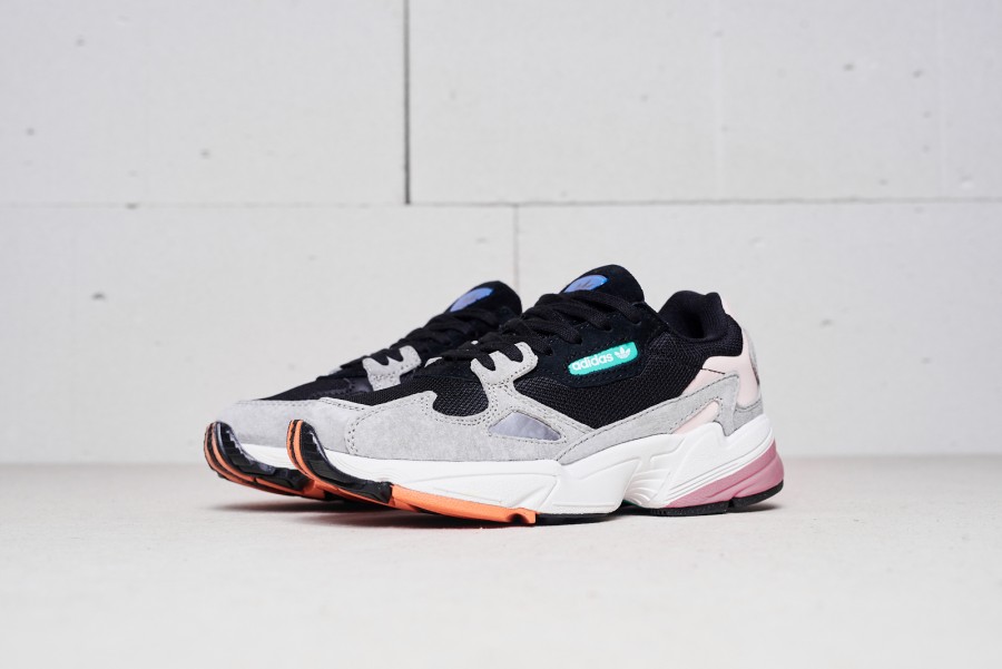 Кроссовки Adidas Falcon