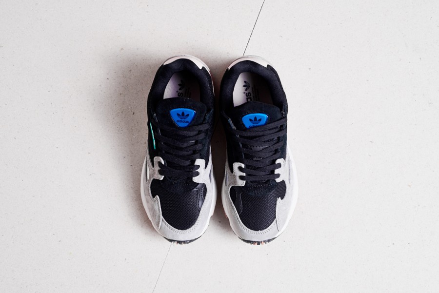 Кроссовки Adidas Falcon