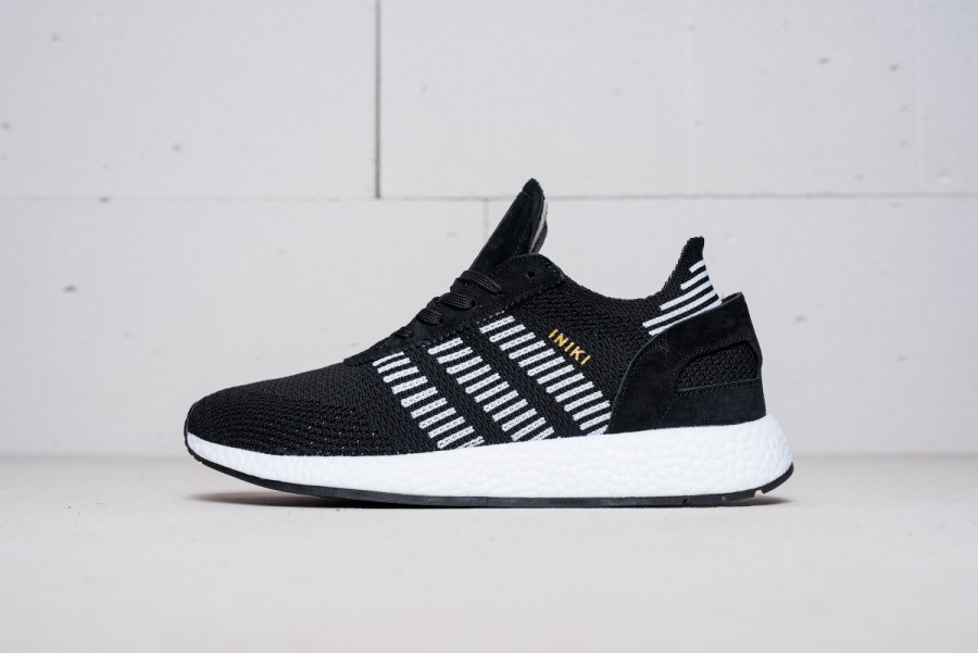 Кроссовки Adidas Iniki Runner Boost Primeknit