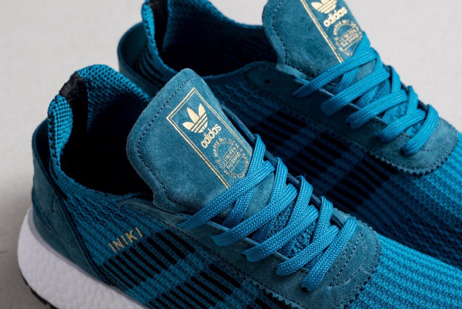 Кроссовки Adidas Iniki Runner Boost Primeknit