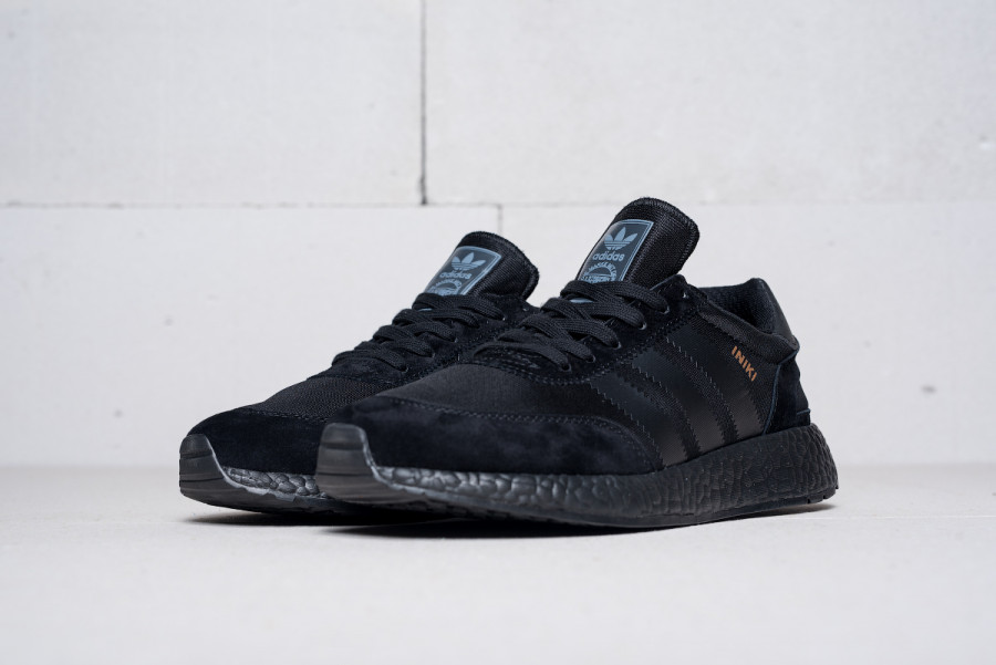 Кроссовки Adidas Iniki Runner Boost