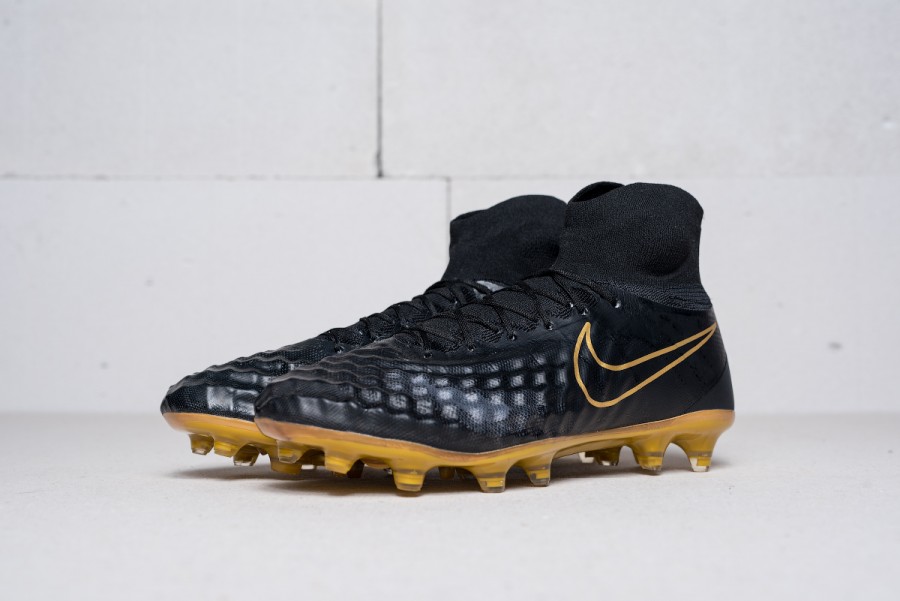Футбольная обувь Nike Magista Obra II FG