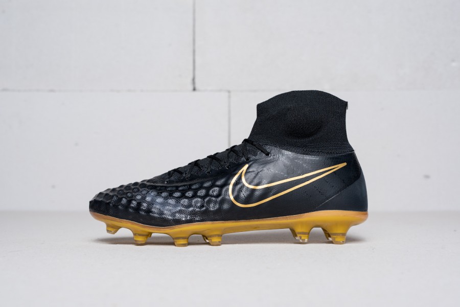 Футбольная обувь Nike Magista Obra II FG