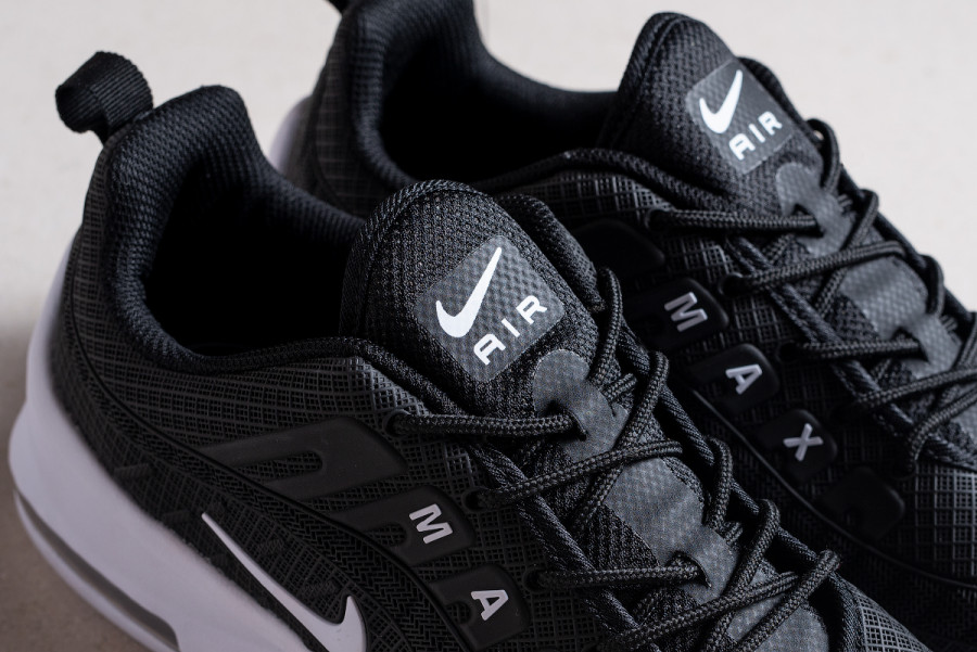 Кроссовки Nike Air Max Axis