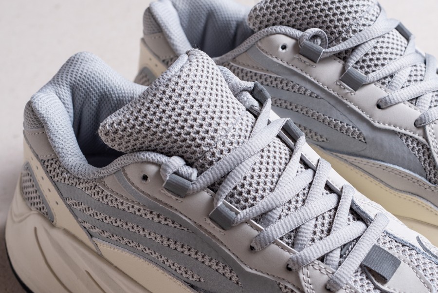Кроссовки Adidas Yeezy Wave Runner 700