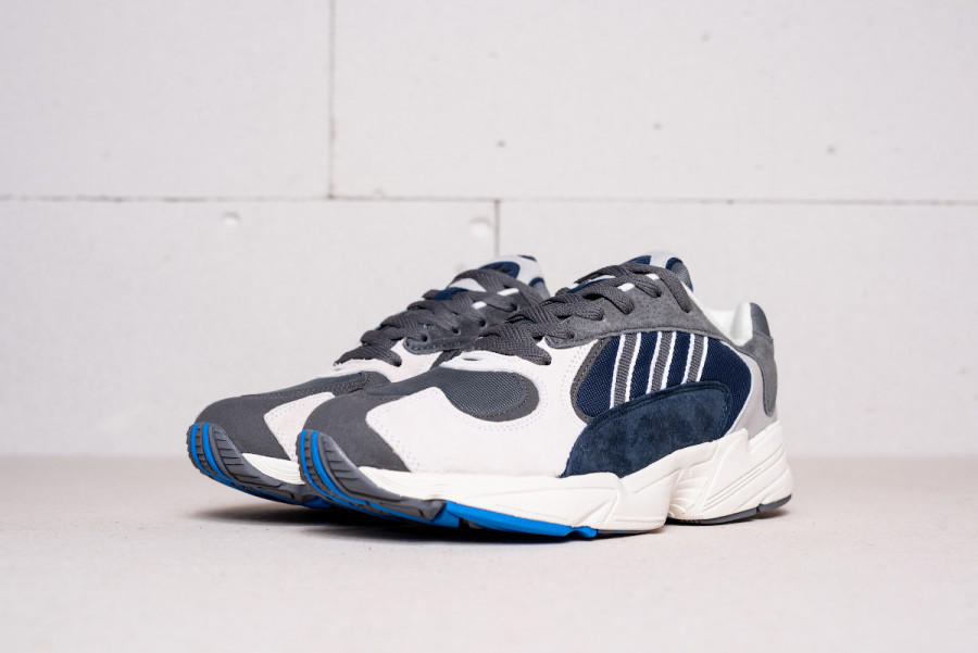 Кроссовки Adidas Yung