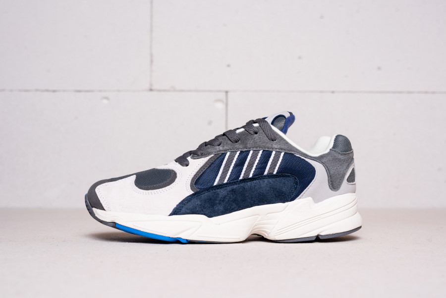 Кроссовки Adidas Yung