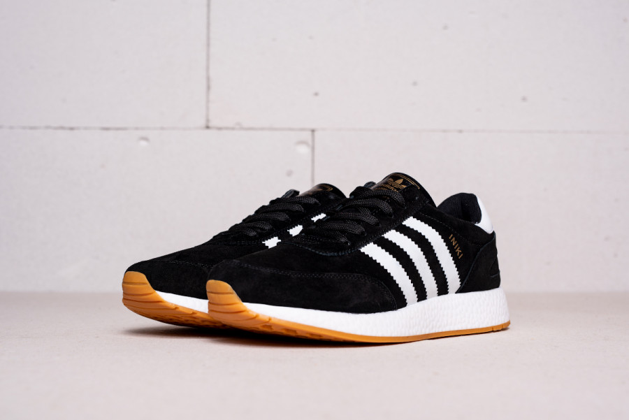 Кроссовки Adidas Iniki Runner Boost