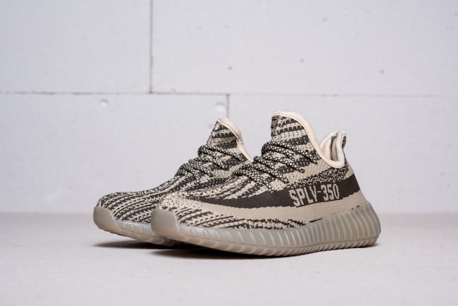 Кроссовки Adidas Yeezy 350 V2 boost