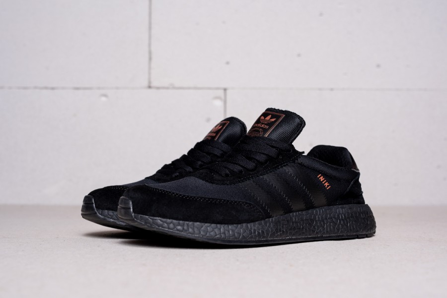 Кроссовки Adidas Iniki Runner Boost