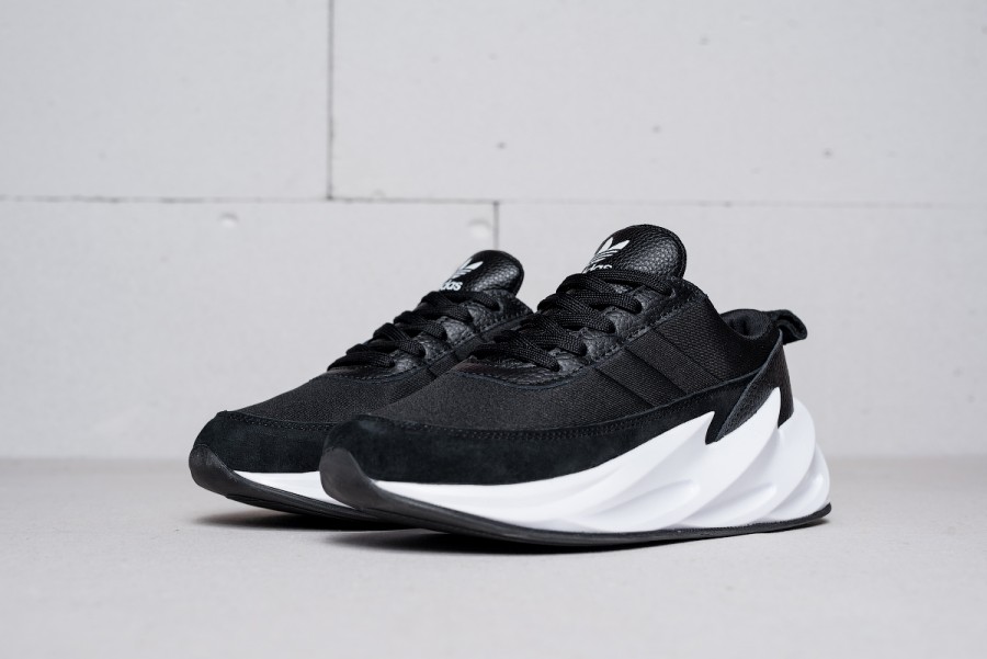 Кроссовки Adidas SHARKS