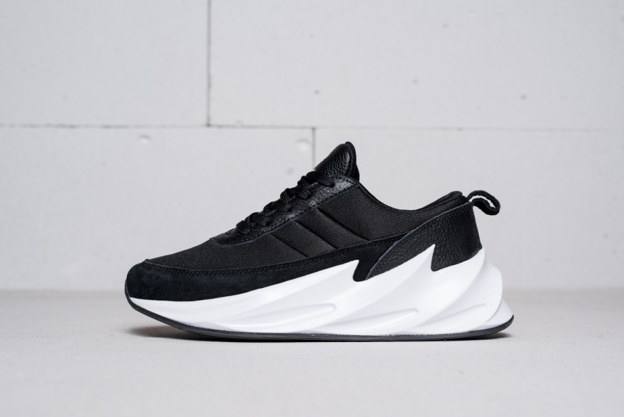 Кроссовки Adidas SHARKS