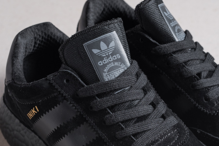 Кроссовки Adidas Iniki Runner Boost