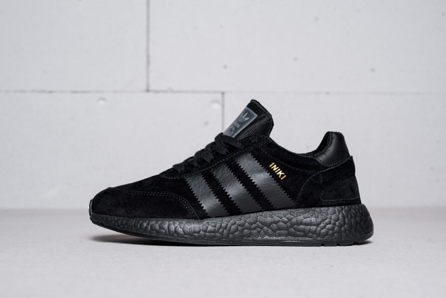 Кроссовки Adidas Iniki Runner Boost