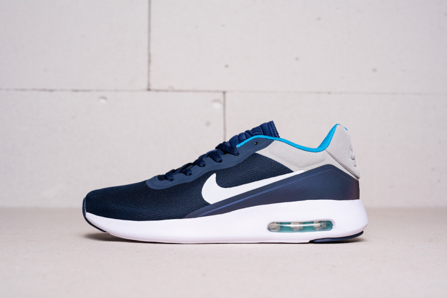 Кроссовки Nike Air Max Thea